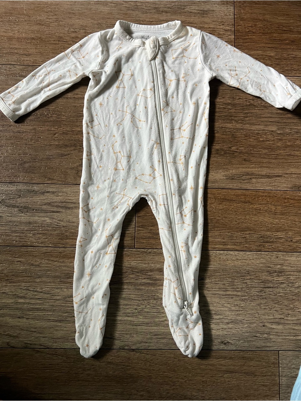 Kyte BABY Cream Footed One-Piece with Gold Star & Constellation Print